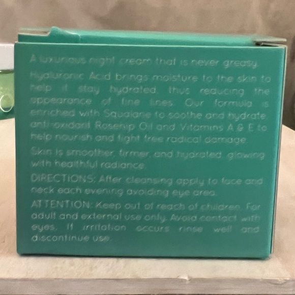 OM SHE Aromatherapy Hyaluronic Acid Night Cream - Picture 6 of 6